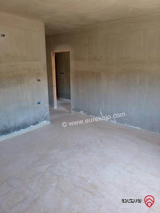 بيت مستقل غير مشطب مساحة 225م على أرض 900م للبيع في عمان - البيضاء