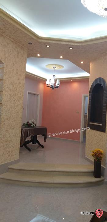 بيت مستقل مساحة 300م على أرض 415م للبيع في الزرقاء – جبل طارق ( تشطيبات جديدة )