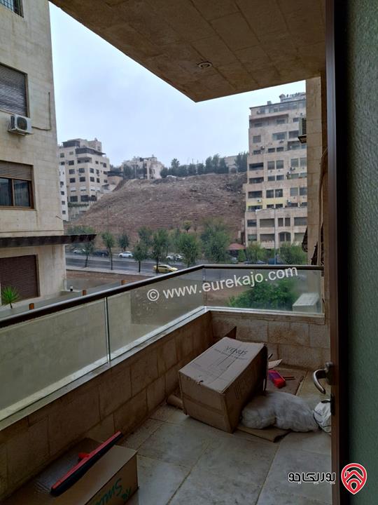 شقة أرضية مساحة 215م داخلي و 70م خارجي للبيع في عمان - عبدون