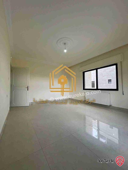 شقة فارغة مساحة 200م طابق أول للإيجار في عمان - خلدا 