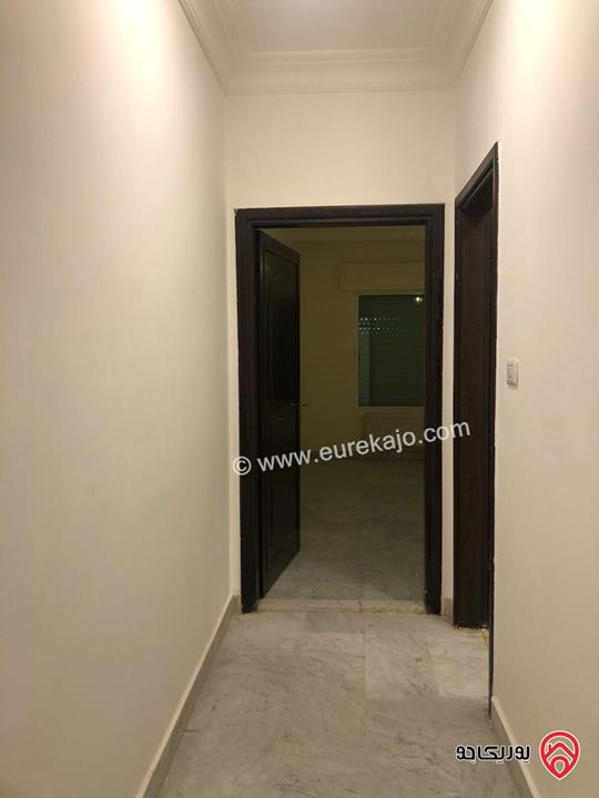 شقة محددة مساحة 200م طابق اول للإيجار في عمان - دير غبار