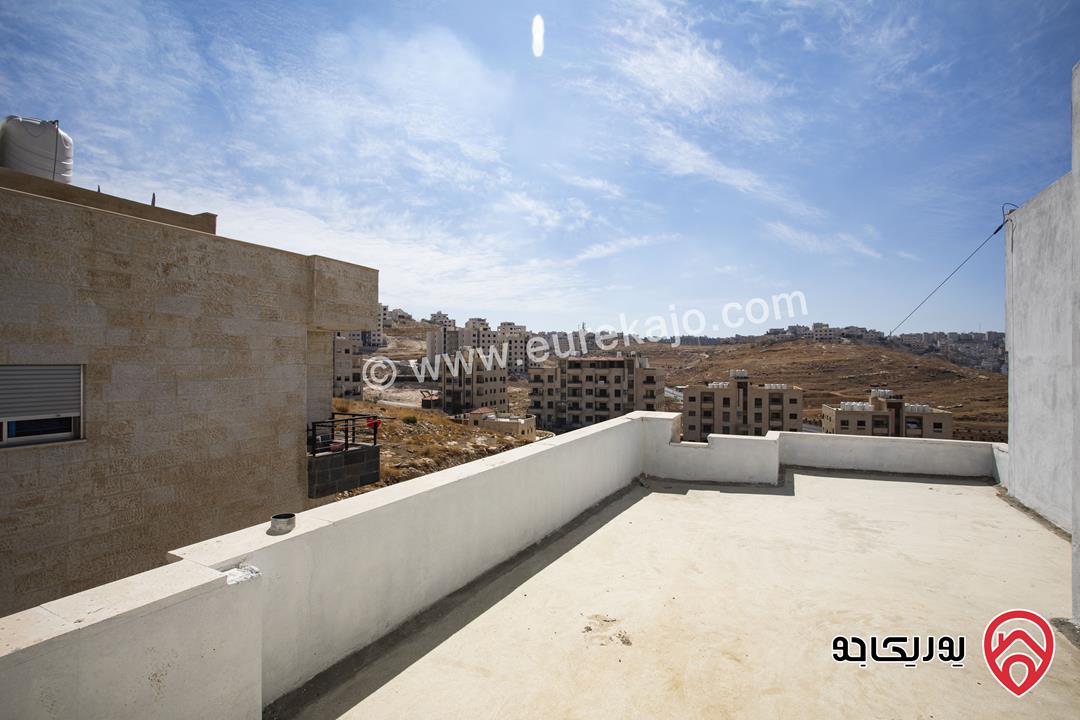 شقة طابق ثالث مع روف مساحة 135م للبيع في عمان - ابو علندا 