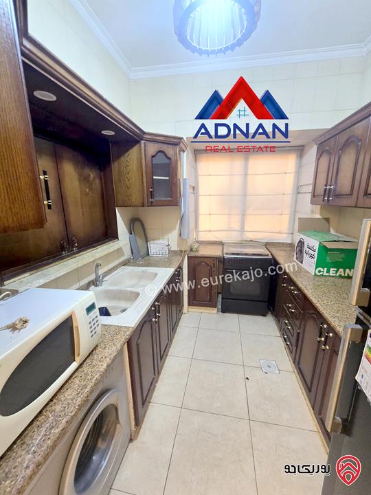 شقة ارضية مفروشة مساحة 80م داخلي وترس 120م و كراج و مدخل خاص للايجار في عمان - دير غبار