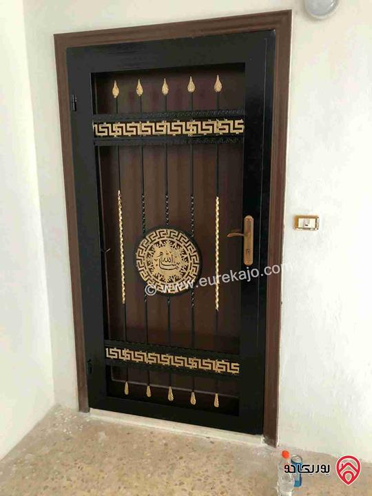شقة طابق ثالث مساحة 121م للبيع في اربد - ضاحية الحسين