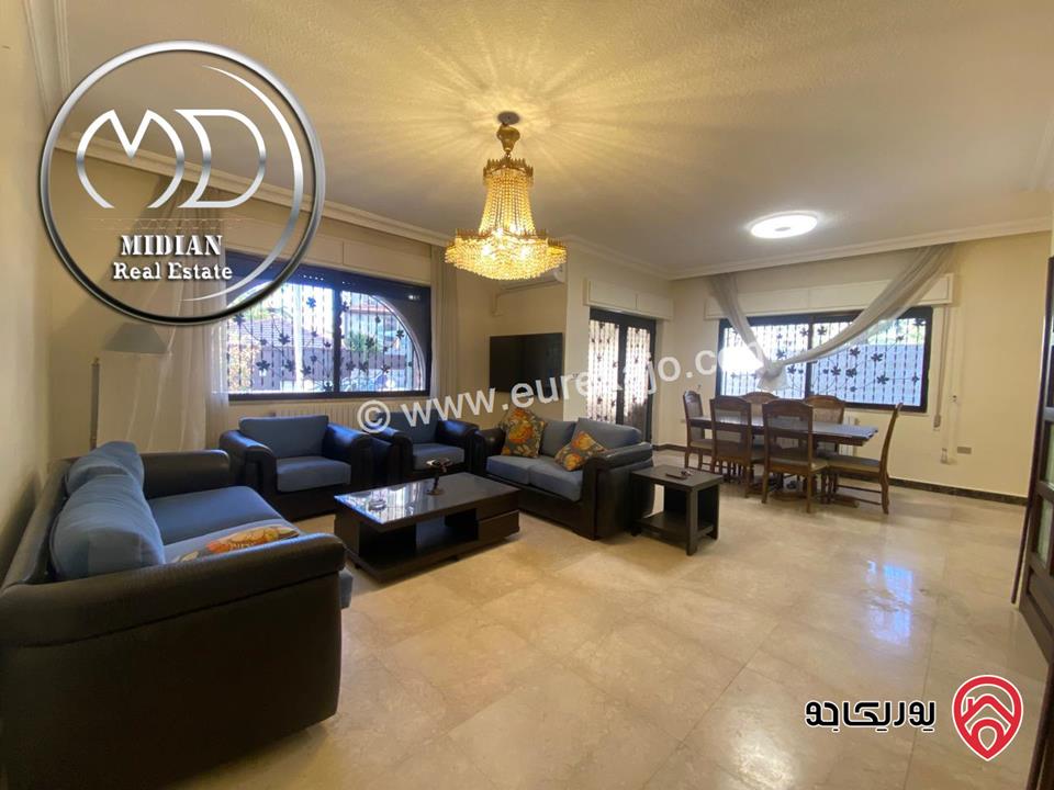 شقة ارضية مفروشة للبيع في عمان - ام اذينة مساحة 200م مع ترس و حديقة 150م تشطيبات سوبر ديلوكس بسعر مميز