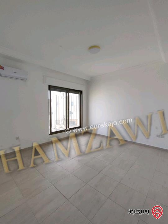 شقة طابق أرضي مساحة 220م داخلي و 100م خارجي للايجار في عمان - عبدون 