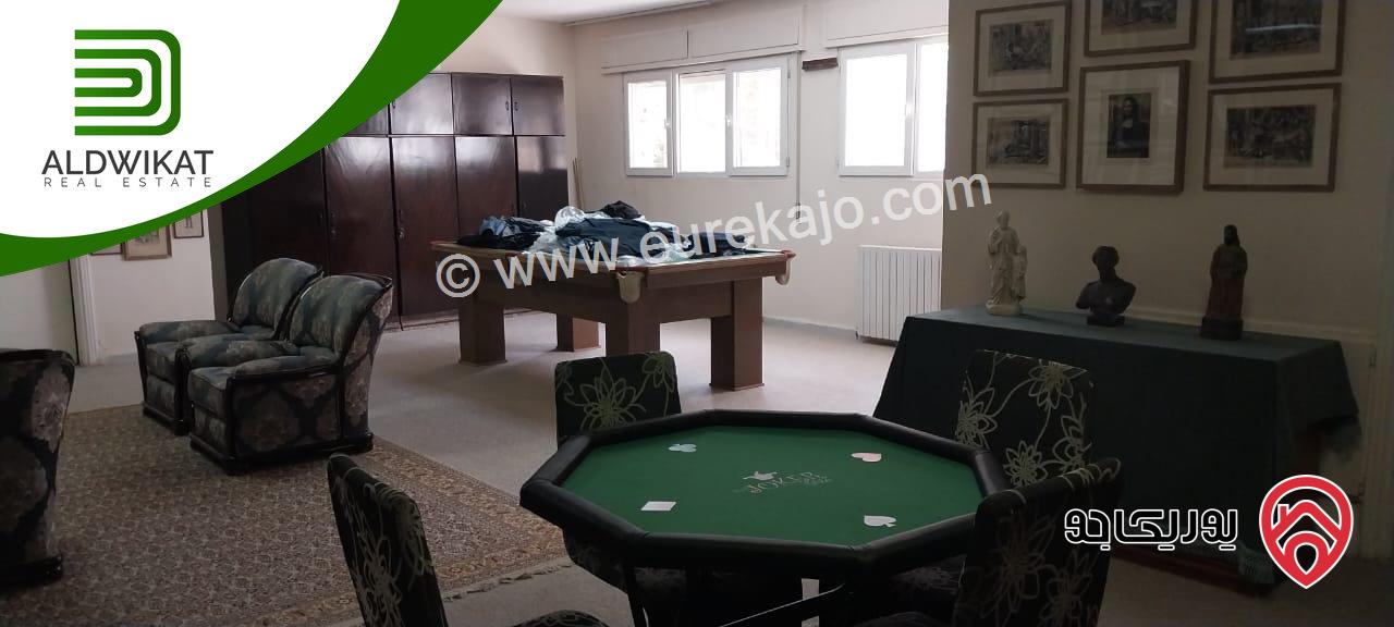 فيلا مستقلة للبيع في عمان - دابوق مساحة البناء 900م ، الارض 1580م ،الحديقة 800م والترس 400م