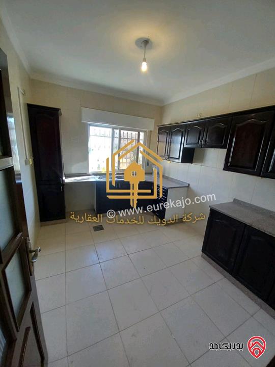 شقة فارغة طابق ثاني مساحة 150م للإيجار في عمان - تلاع العلي 