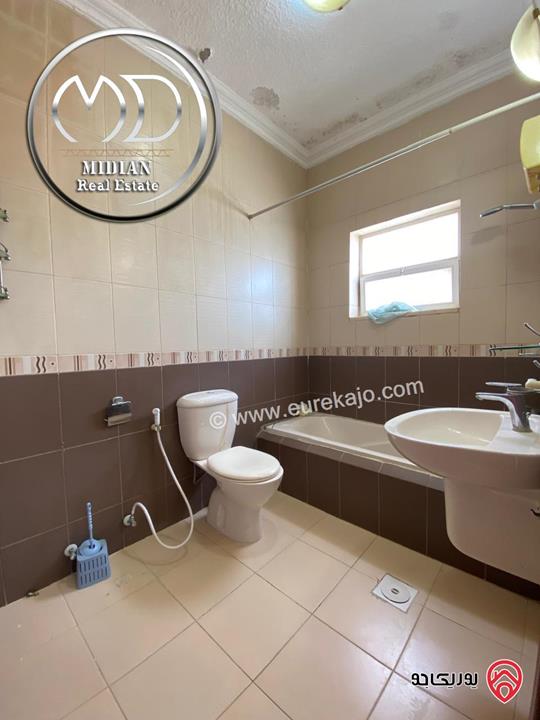 شقة فارغة للايجار طابق أخير مع روف في عمان - خلدا مساحة 300م مع تراسات اطلالة رائعة بسعر مميز جداً