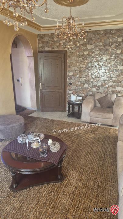 شقة طابق أول مساحة 203م للبيع في عمان - خلدا