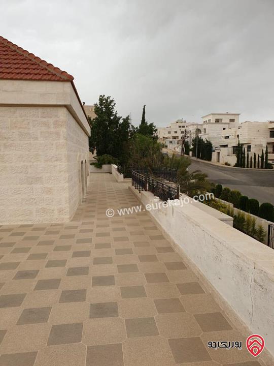 فيلا مساحة 1 دونم و 481م على ارض 2 دونم و 270م للبيع في عمان - الكرسي