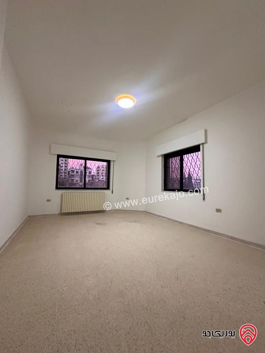 شقة طابق أول مساحة 200م للايجار في عمان - خلدا 