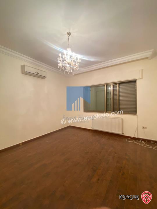  شقة مميزة للبيع في عمان - الرابية طابق ثالث 200م تشطيب سوبر ديلوكس