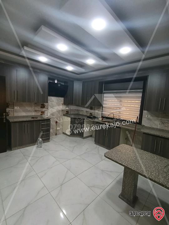 شقة فارغة طابق ثاني مساحة 175م للايجار في عمان - خلدا