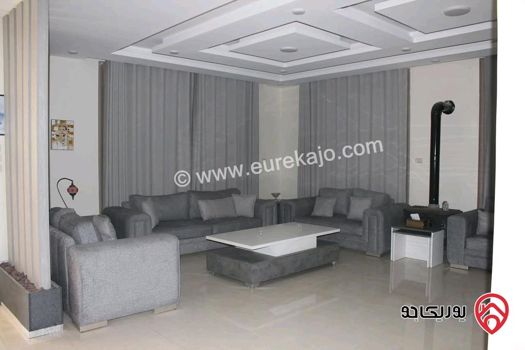 مزرعة مساحة البناء 220م على أرض 3400م مجهزة بالكامل للبيع داخل كومباوند خاص في المفرق