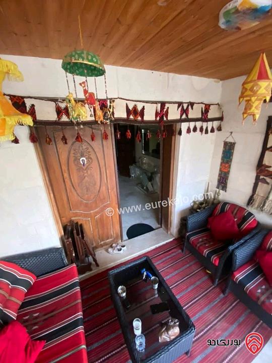 شقة أرضية مساحة 186م داخلي و 30م خارجي للبيع مفروشة في عمان - الجندويل