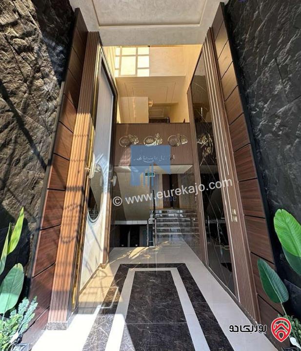 شقة فاخرة للبيع في عمان - تلاع العلي خلف طواحين الهوا طابق ثالث 180م مع روف دوبلكس 110م لم تسكن