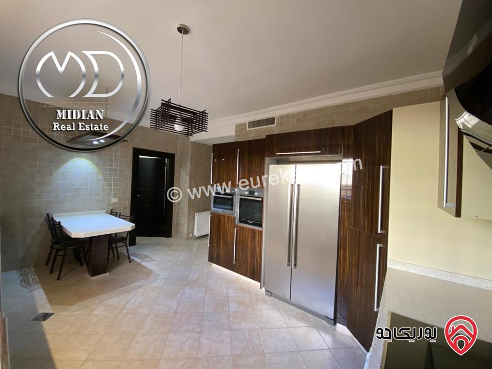 شقة شبه ارضي للبيع في عمان - خلدا العوجانية مساحة 200م مع تراسات و حدائق سوبر ديلوكس بسعر مميز