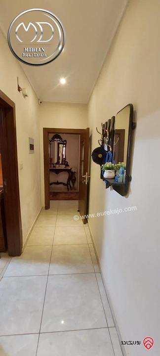 شقة ارضية مفروشة للايجار في عمان - الجاردنز مساحة 180م مع ترس و حديقة 200م تشطيبات و فرش سوبر ديلوكس