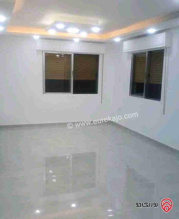 شقة ديلوكس مجددة بالكامل طابق اول مساحة 120م للايجار في عمان - حي نزال