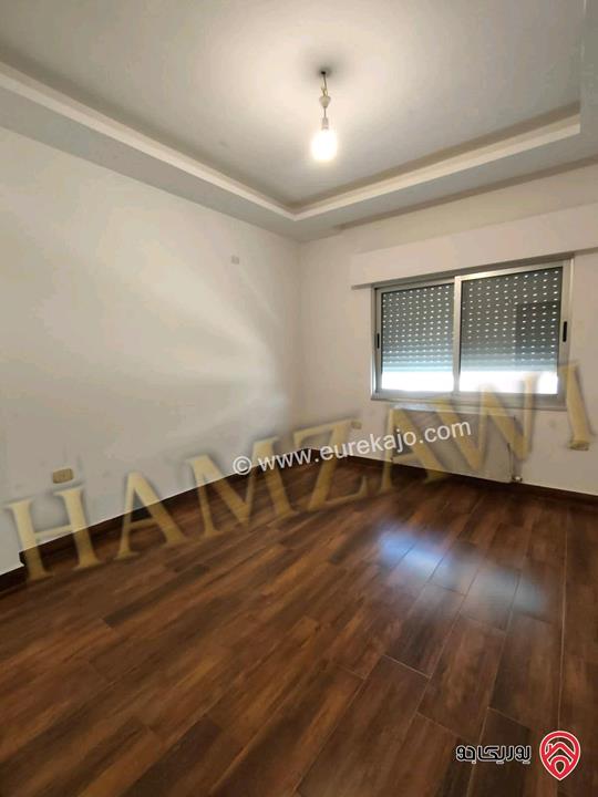 شقة مساحة 240م طابق ثاني للايجار في عمان - ضاحية النخيل طريق المطار 