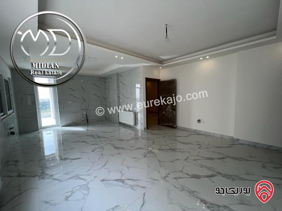 شقة دوبلكس جديدة للبيع في عمان - خلدا طابق أخير مع روف مساحة 210م مع تراسات اطلالة رائعة بسعر مميز