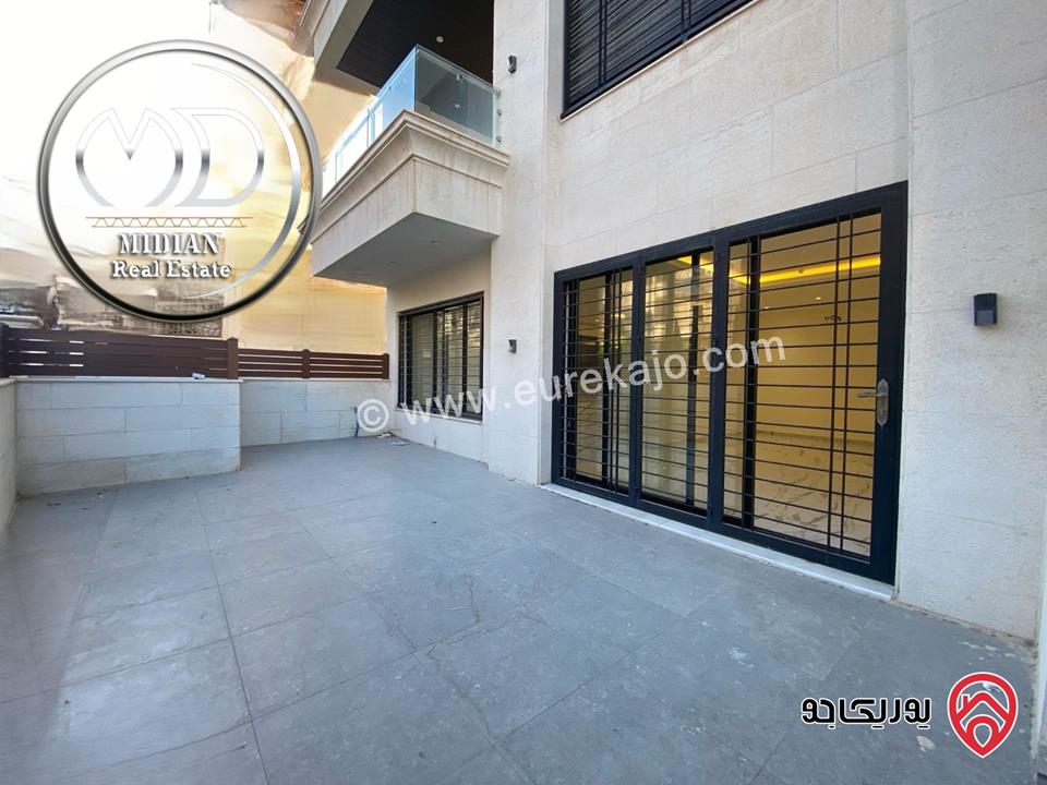 شقة أرضية دوبلكس جديدة فارغة للايجار في عمان - ام السماق مساحة 200م مع ترس 70م تشطيبات ديكورات عصرية فاخرة