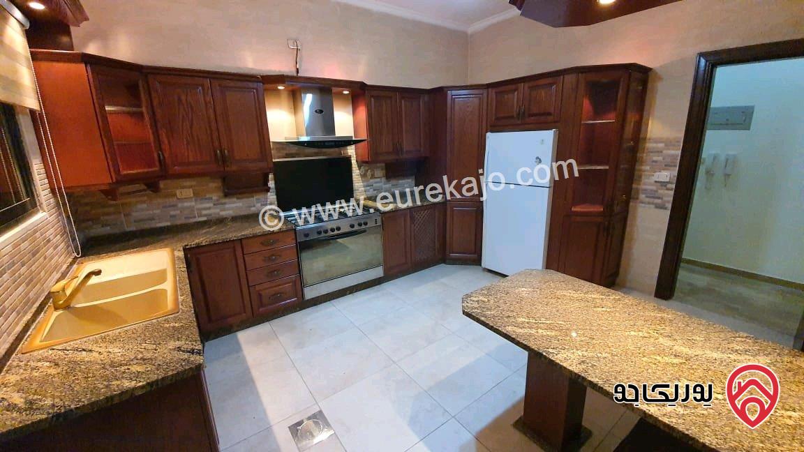 شقة شبه ارضية مساحة 190م داخلي و 200م خارجي فارغة للايجار في عمان - ضاحية النخيل