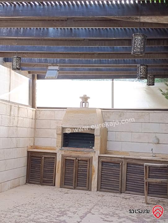 فيلا مساحة 700م على أرض 670م للبيع في عمان - الجبيهة بالقرب من اشارات المنهل والجامعة الاردنية موقع رائع 