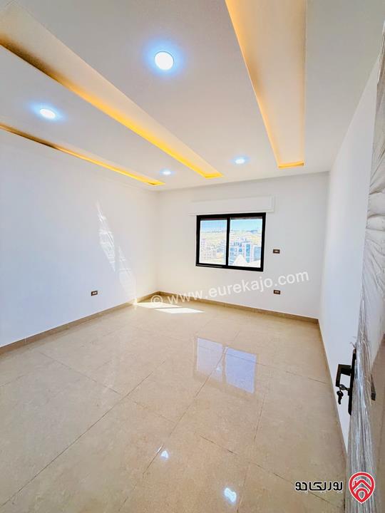 شقة طابق اخير مع روف مساحة 230م للبيع في عمان - شفا بدران اقساط 