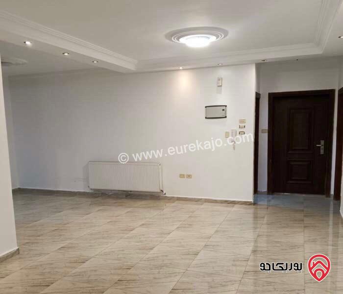 شقة أرضية مساحة 200م مع حديقة 100م ومدخل خاص فارغة للايجار في عمان - مرج الحمام