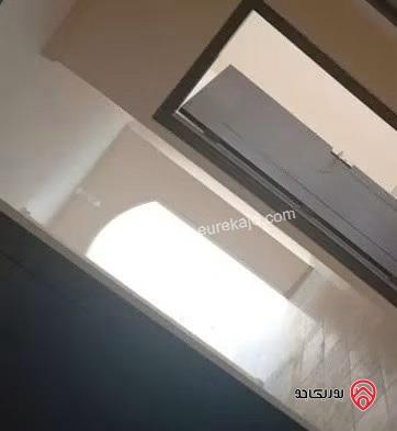 شقة فارغة طابق رابع مساحة 135م للإيجار في عمان - الياسمين 
