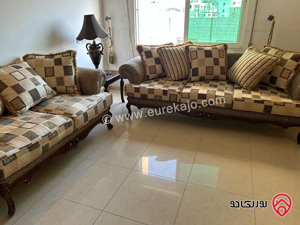 شقة طابق ثالث مساحة 163م للبيع مفروشة في عمان - الشميساني 