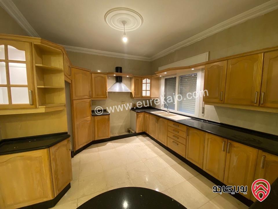 شقة طابق ثالث مساحة 200 م للبيع او للإيجار في عمان - تلاع العلي 