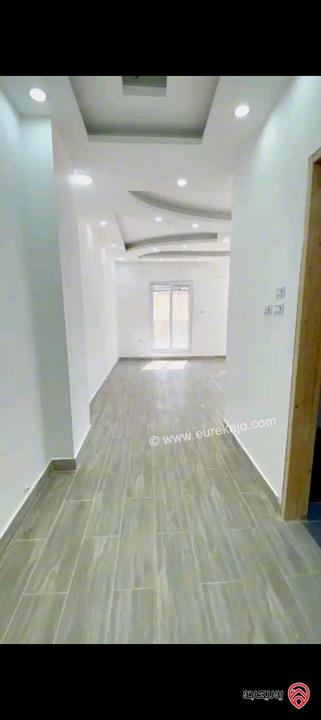 فيلا مساحة 1300م على أرض 1200م للبيع في عمان - الجبيهة 