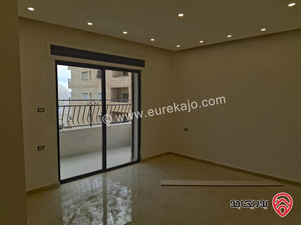 شقة شبه ارضية مساحة 200م داخلي و 50م خارجي للبيع في عمان - ابو السوس