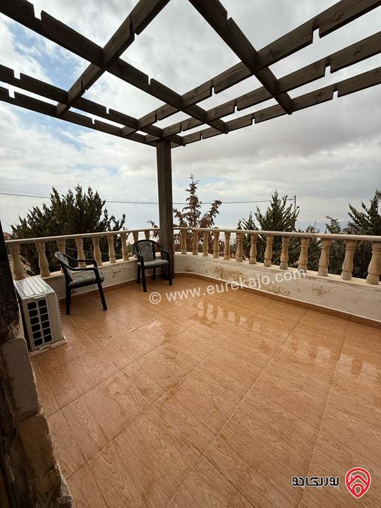 فيلا دوبلكس مساحة 300م على أرض 480م للبيع في مغاريب السلط 