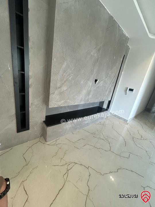 شقة مساحة 215م طابق اول للايجار في عمان - الجبيهة مقابل قصر الاميرة بسمة 