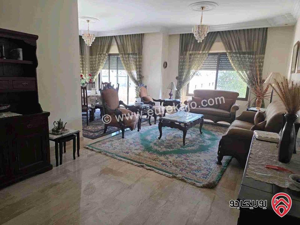 شقة فاخرة مفروشة مساحة 180م طابق ثالث للبيع في عمان - خلدا