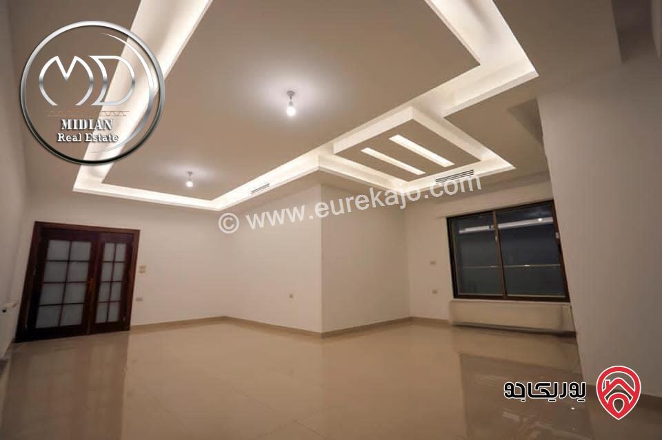 شقة دوبلكس جديدة طابق اخير مع روف مساحة 325م مع تراسات تشطيبات و ديكورات فاخرة اطلالة جميلة للبيع في عمان - دير غبار