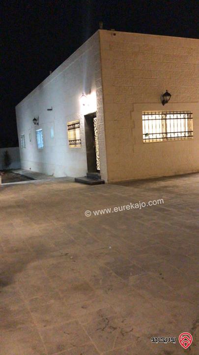 منزل مستقل مساحة 245م على أرض 400م للبيع في مأدبا المأمونية الغربية