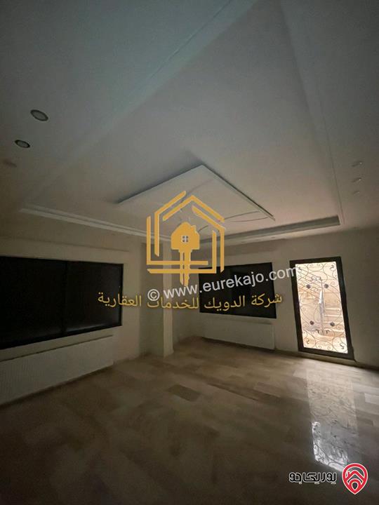 شقة فارغة طابق شبه ارضي مساحة 180 للإيجار في عمان - دير غبار 