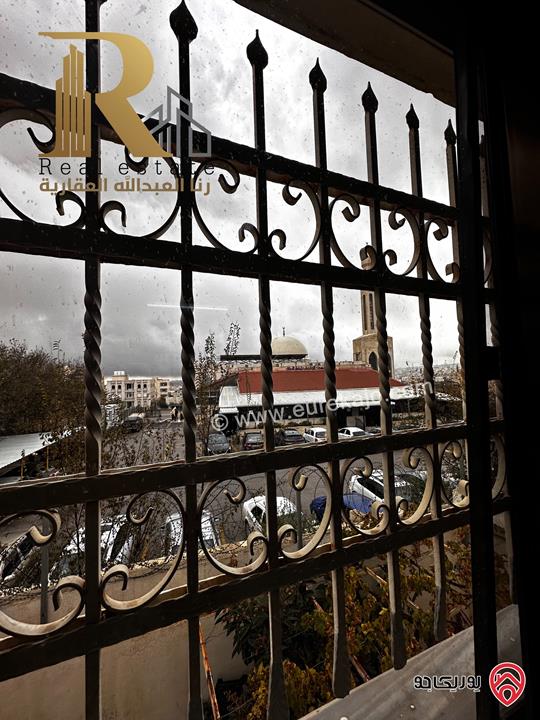 بيت مستقل مساحة 325م على أرض 416م للبيع في عمان - الجبيهة