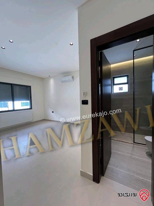 شقة أرضية مساحة 170م داخلي و 160م خارجي للايجار في عمان - حي الصحابة طريق المطار 