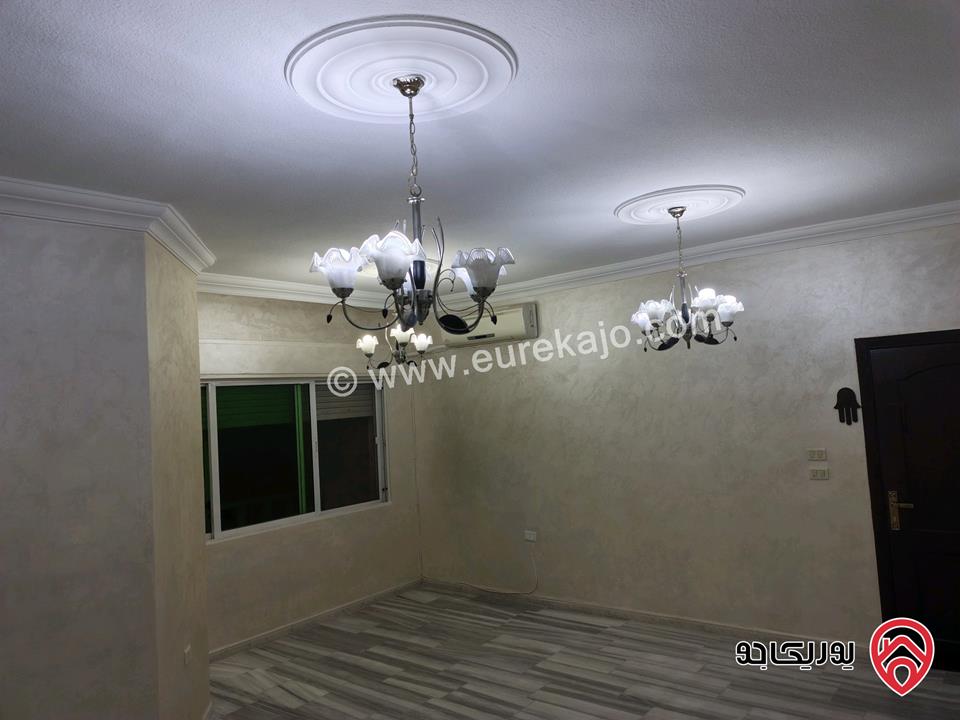 شقة طابق اول مساحة 115م للبيع في عمان - الجبيهة عند البوابة الشمالية للجامعة الاردنية