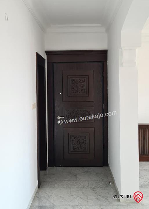 شقة مميزة طابق ثالث مساحة 240م للبيع في عمان - الكرسي