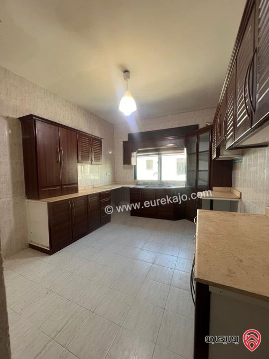 شقة طابق ثالث مساحة 100م للايجار في عمان - تلاع العلي 