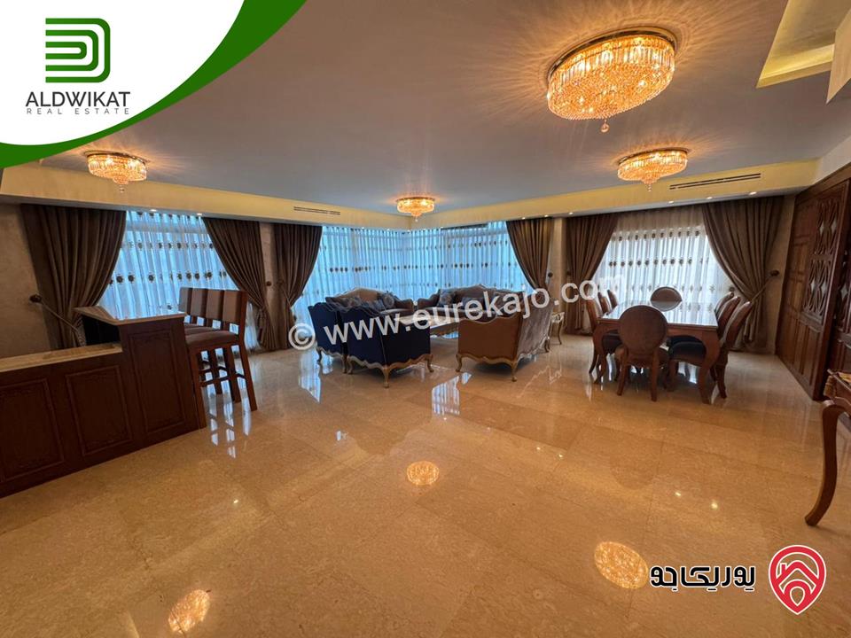 شقة للبيع في عمان - عبدون طابق اخير مع روف مساحة البناء 300م ومساحة الترس 50م موقع مميز