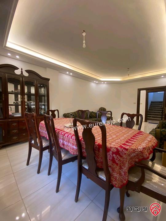 شقة مفروشة طابقية فاخرة بتشطيبات سوبر ديلوكس مساحة 210م للإيجار في عمان - تلاع العلي