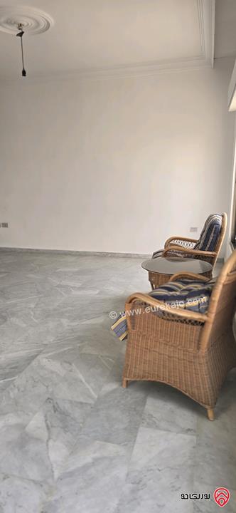 شقة طابق ثاني مساحة 223م للبيع في عمان - خلدا